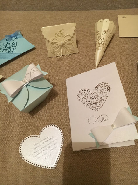 Piccole creazioni in carta, nate dalla fantasia e realizzate a mano.