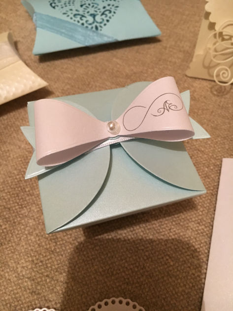 Piccole creazioni in carta, nate dalla fantasia e realizzate a mano.