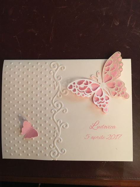 Piccole creazioni in carta, nate dalla fantasia e realizzate a mano.