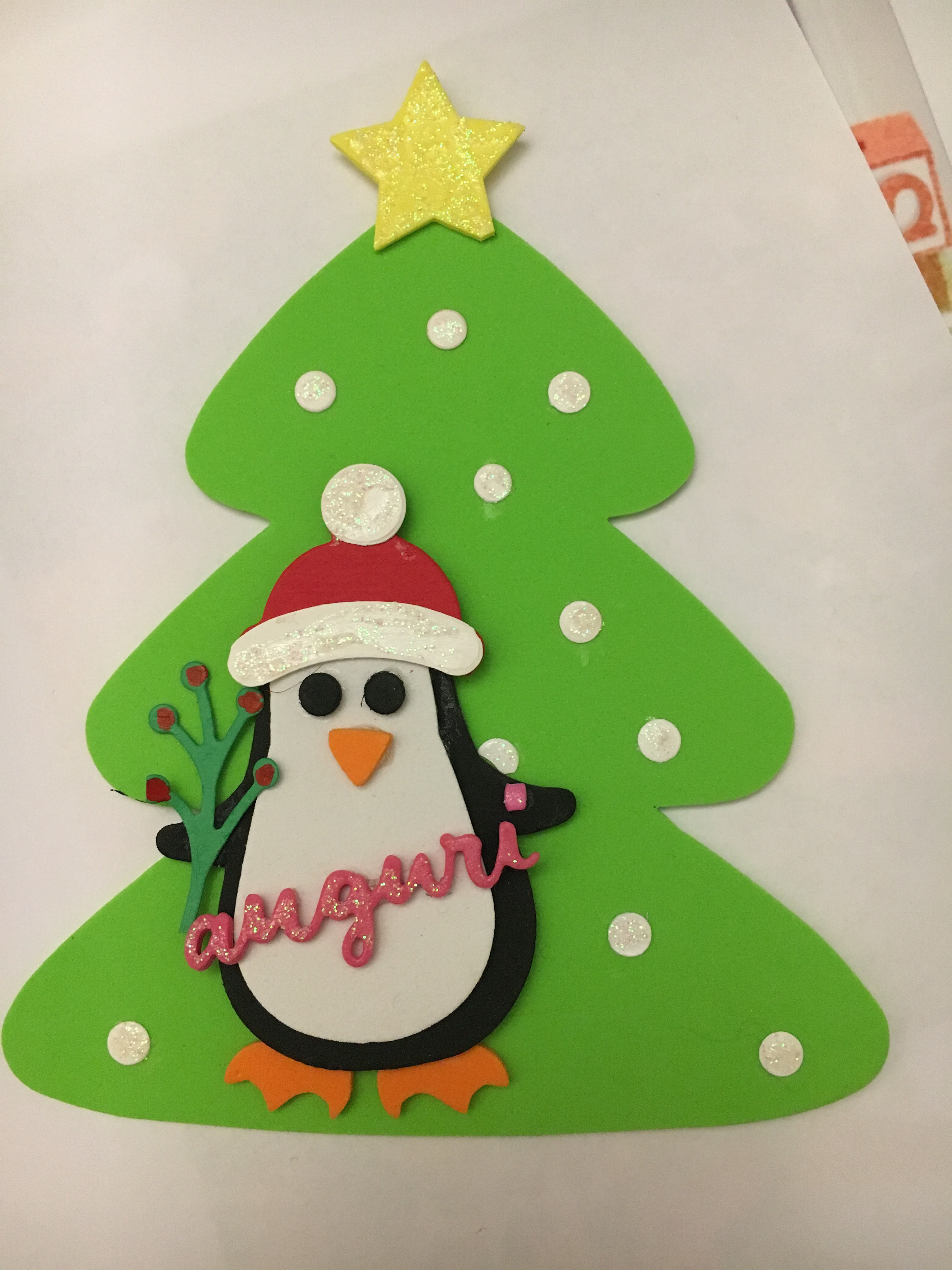 Piccole creazioni in carta, nate dalla fantasia e realizzate a mano.