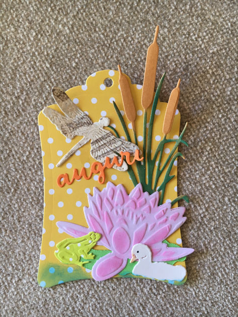 Piccole creazioni in carta, nate dalla fantasia e realizzate a mano.