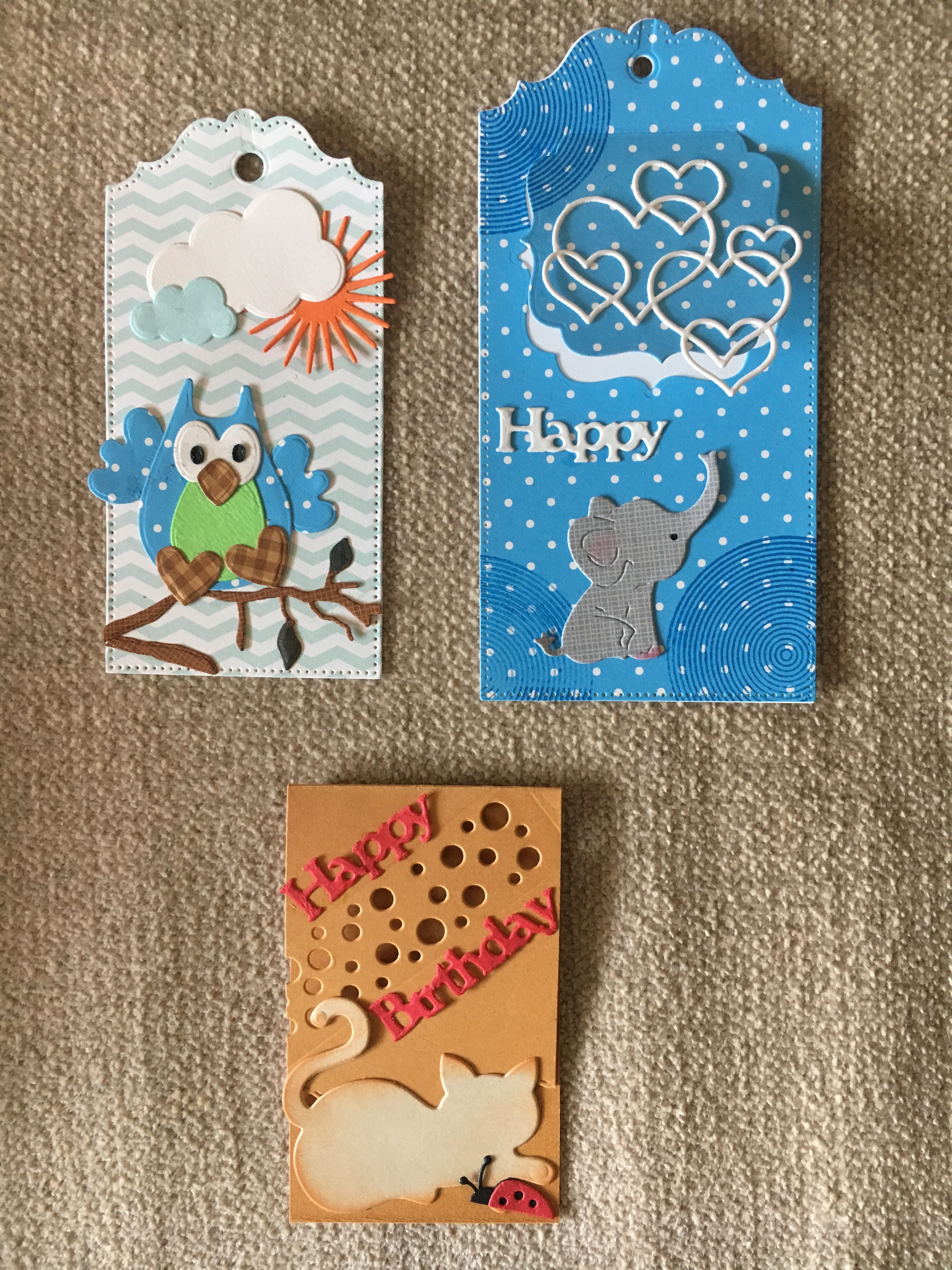 Piccole creazioni in carta, nate dalla fantasia e realizzate a mano.