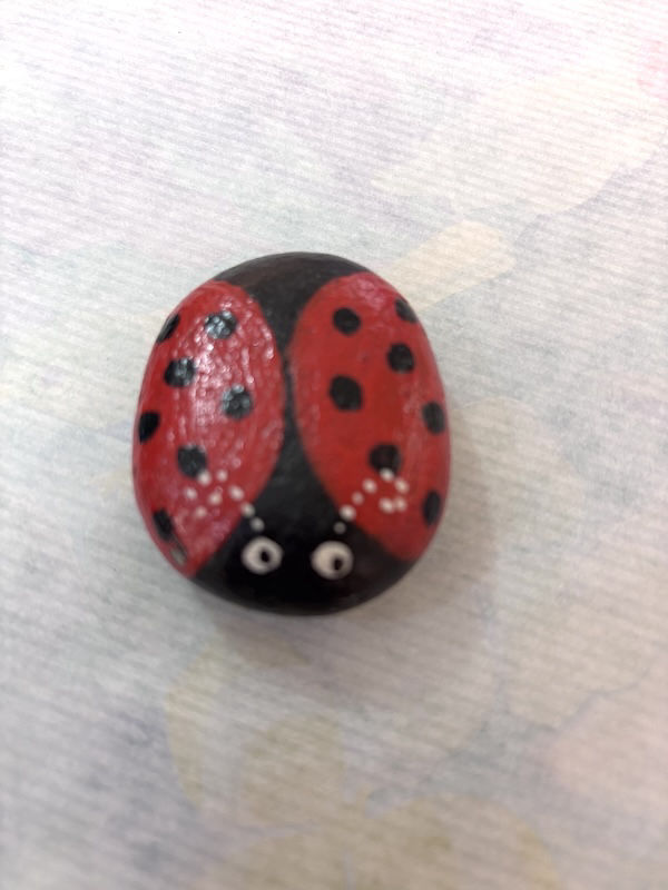 Piccole creazioni realizzate a mano con tecniche e materiali diversi.