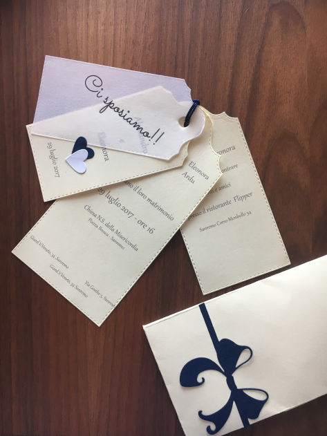 Piccole creazioni in carta, nate dalla fantasia e realizzate a mano.
