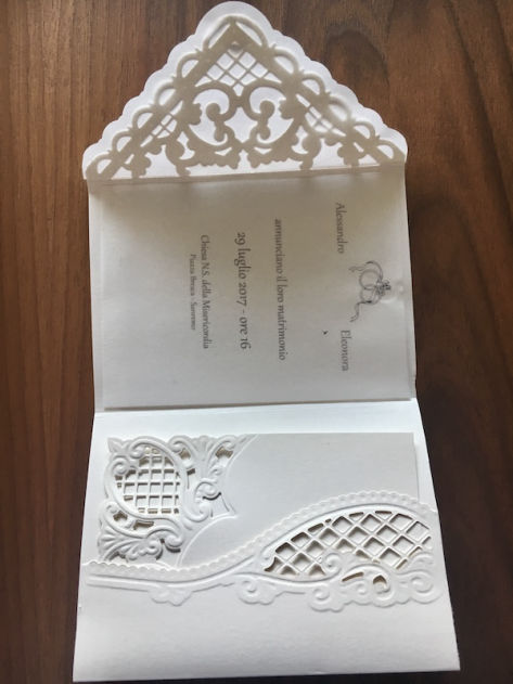 Piccole creazioni in carta, nate dalla fantasia e realizzate a mano.