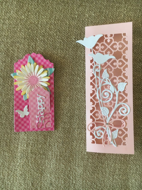 Piccole creazioni in carta, nate dalla fantasia e realizzate a mano.